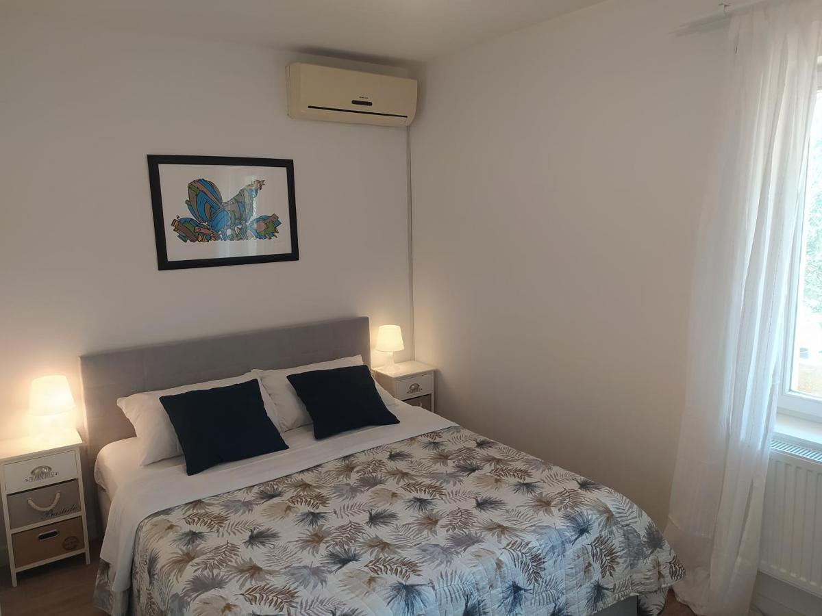Apartment & Rooms Poppy Rose Zadar Exterior photo