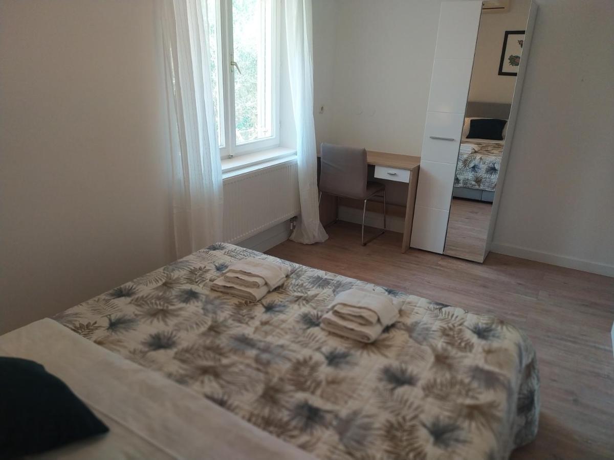 Apartment & Rooms Poppy Rose Zadar Exterior photo