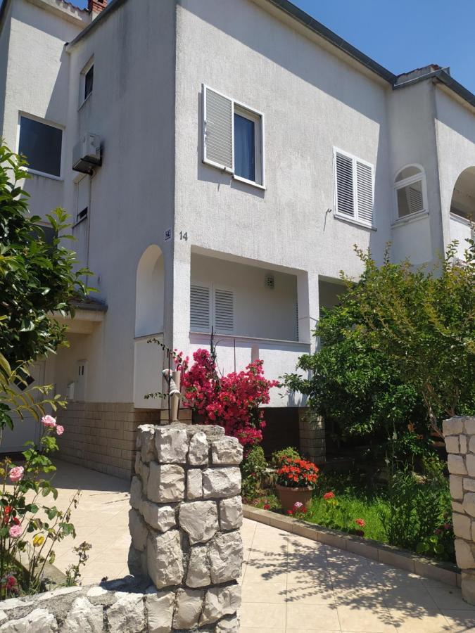 Apartment & Rooms Poppy Rose Zadar Exterior photo