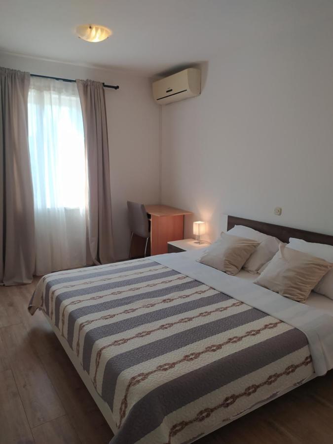 Apartment & Rooms Poppy Rose Zadar Exterior photo
