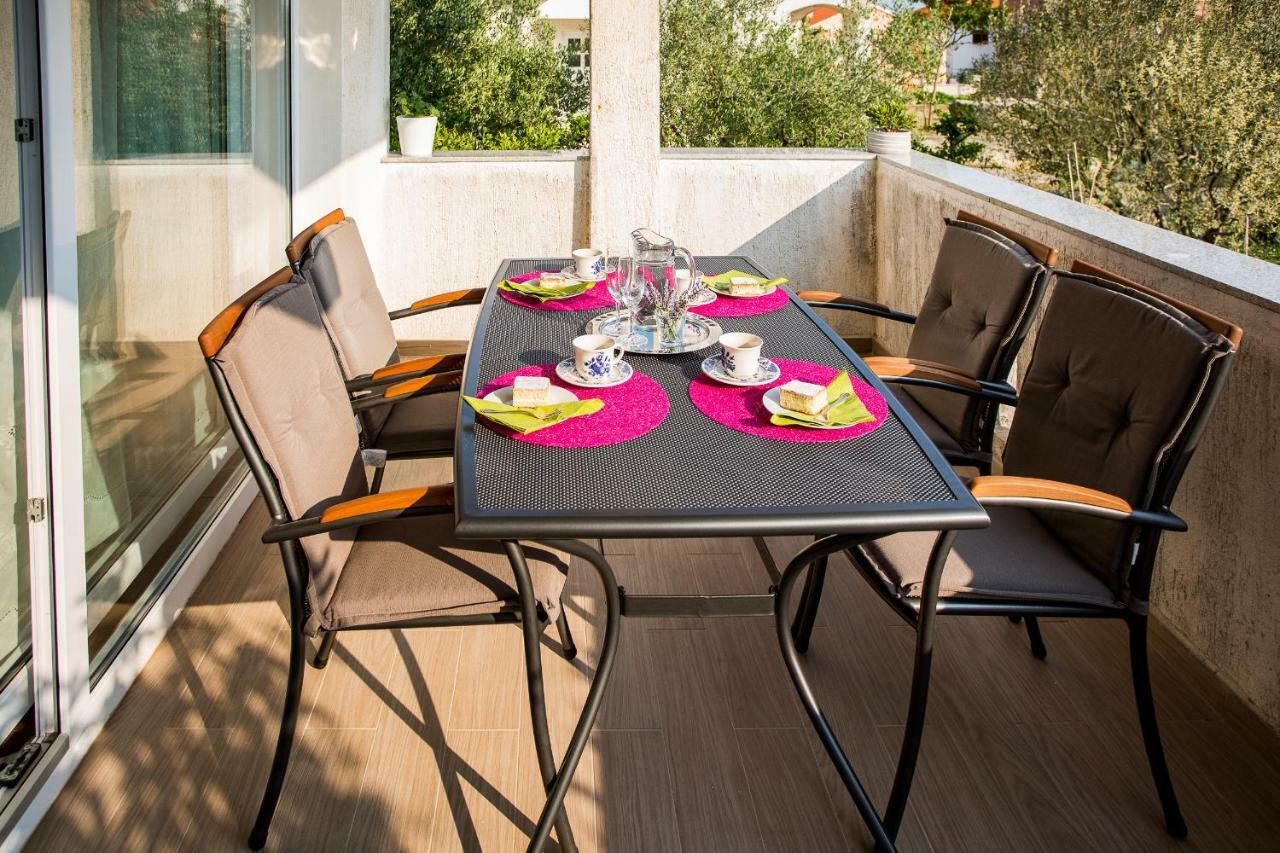Apartment & Rooms Poppy Rose Zadar Exterior photo